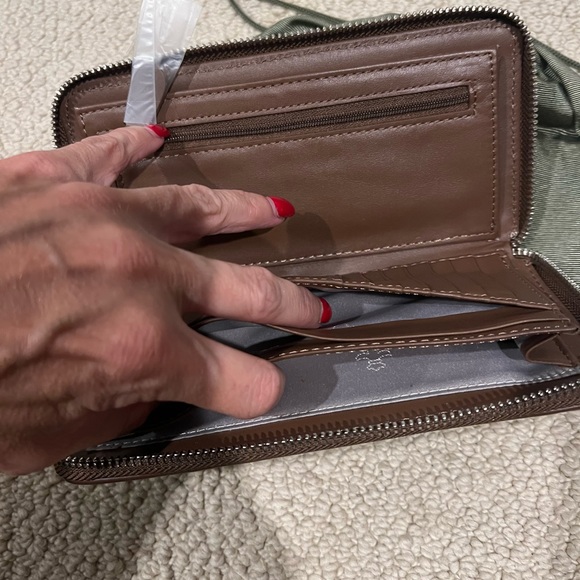 NEW Judith Ripka Stingray Wallet. New with Cards and Dustbag - Picture 7 of 12